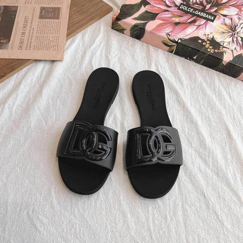 DG Bianca Interlock Slide Sandal     CALFSKIN SLIDES WITH DG MILLENNIALS LOGO 9