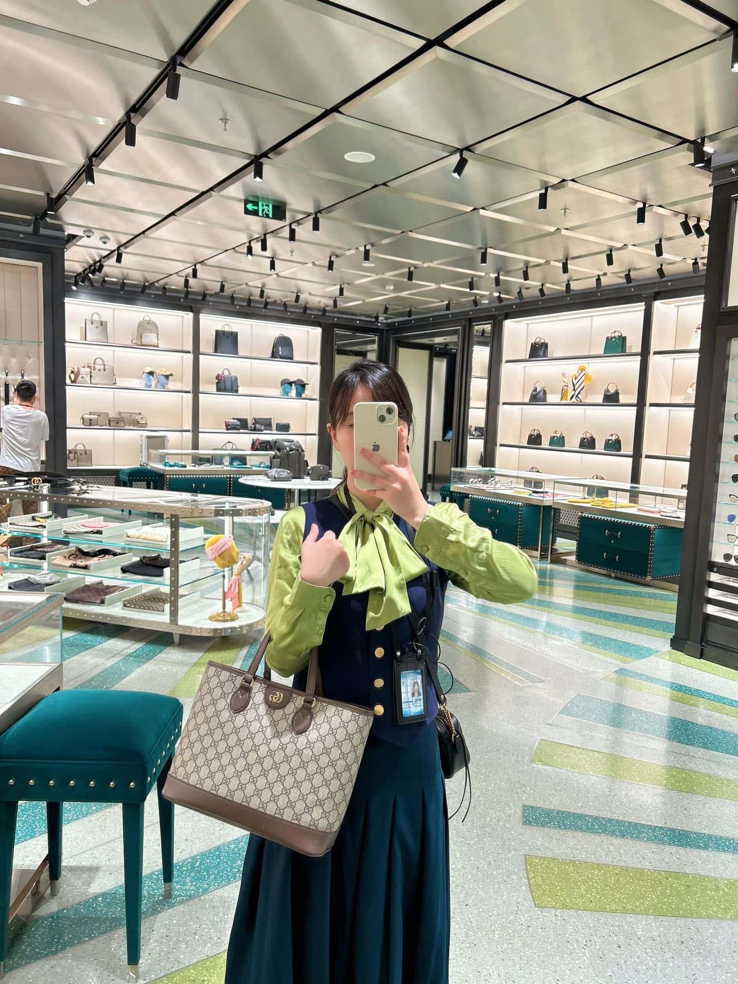       Ophidia small tote bag in beige and ebony       tote  3