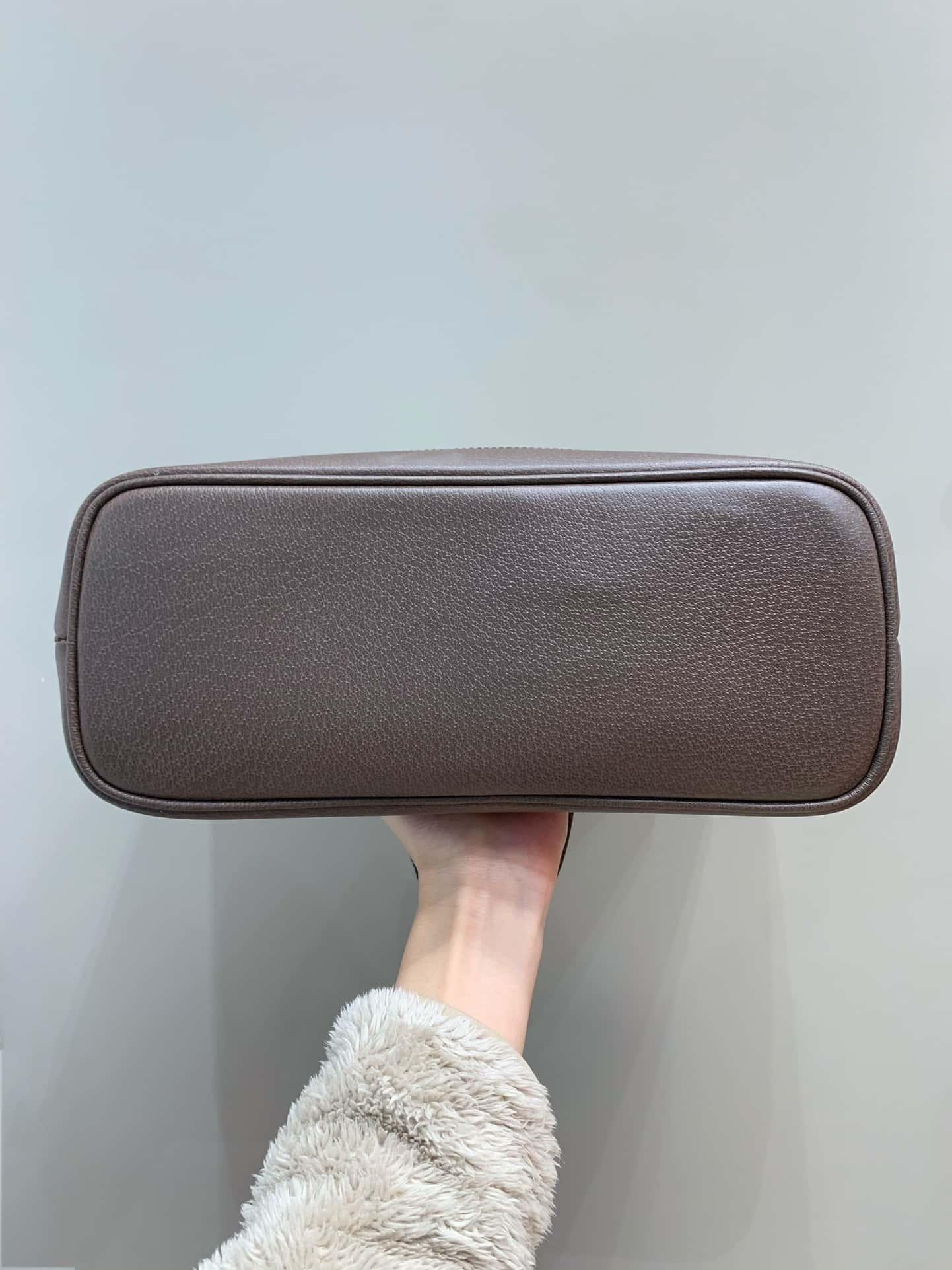       Ophidia small tote bag in beige and ebony       tote  10