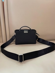       Peekaboo ISeeU X-Cross Black leather bag 
