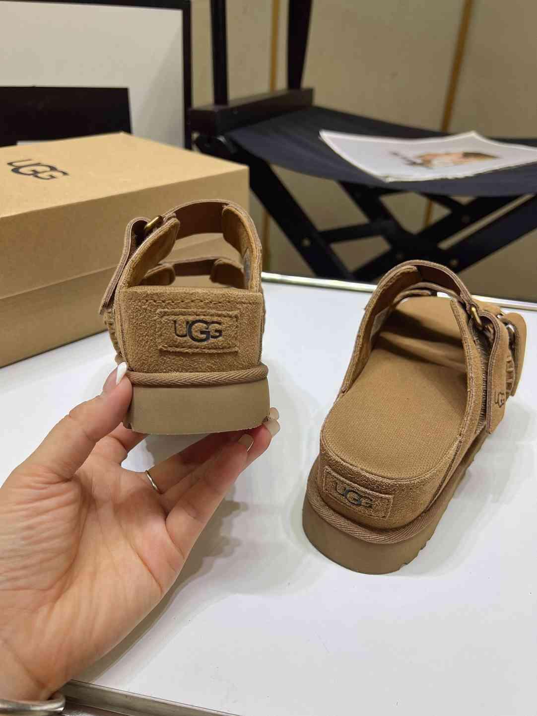     Goldenstar Hi Slide Sand     Sandals  3