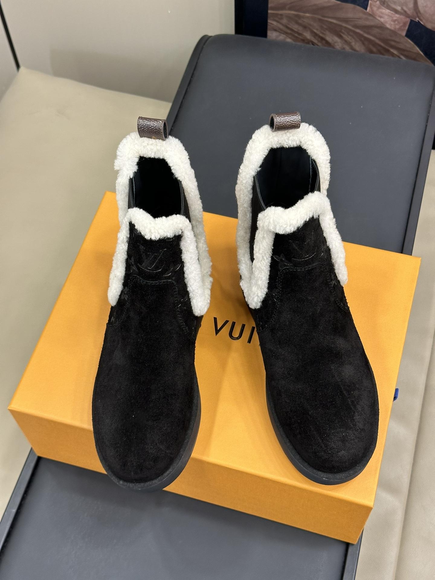 louis vuitton snug shearling Monogram suede Aspen Chelsea chunky Ankle Boot LV