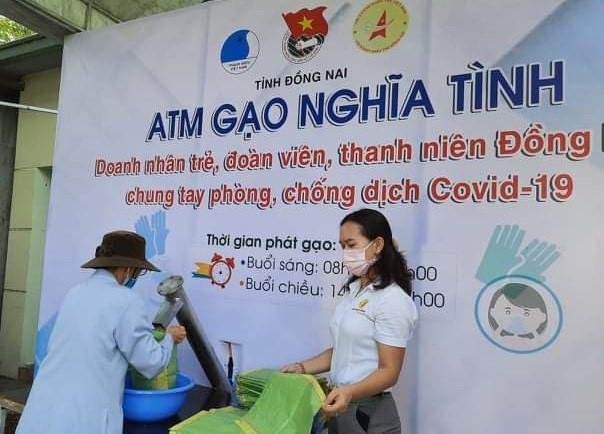 'Rice ATMs' dispense hope to Vietnam’s poor 2