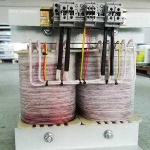  單相隔離變壓器--ES710  施耐德 4