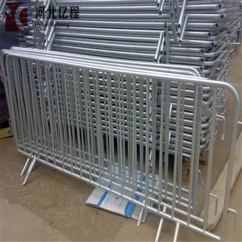 Temporary Steel Road Safety Barricade Crowd Control Barriers 3