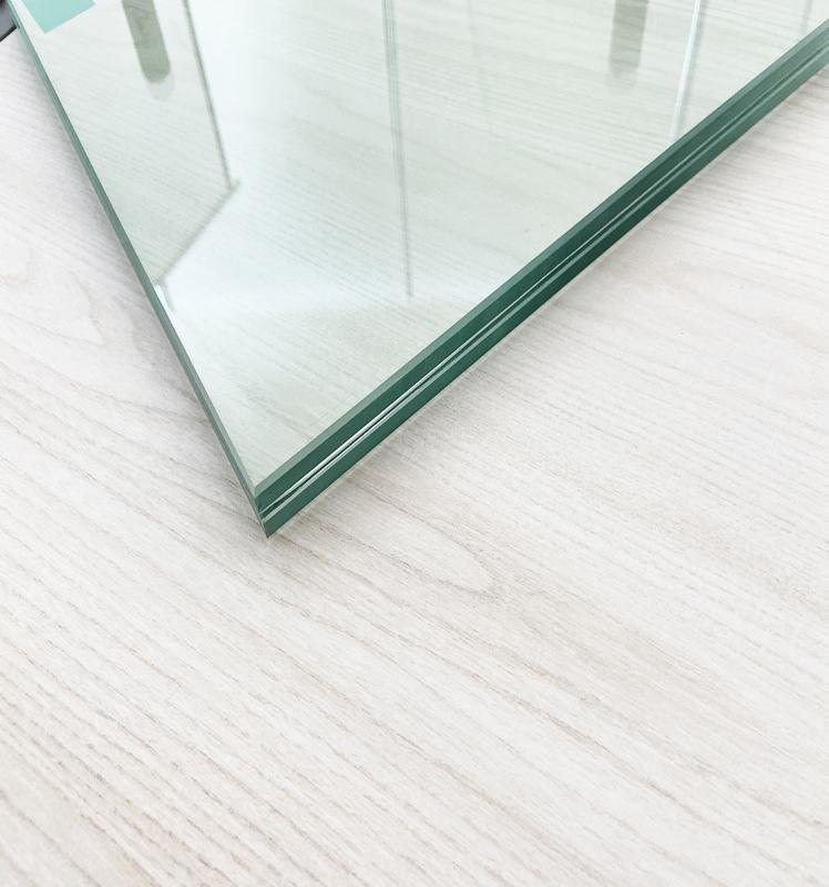 Clear Laminated Glass   white laminated glass 4