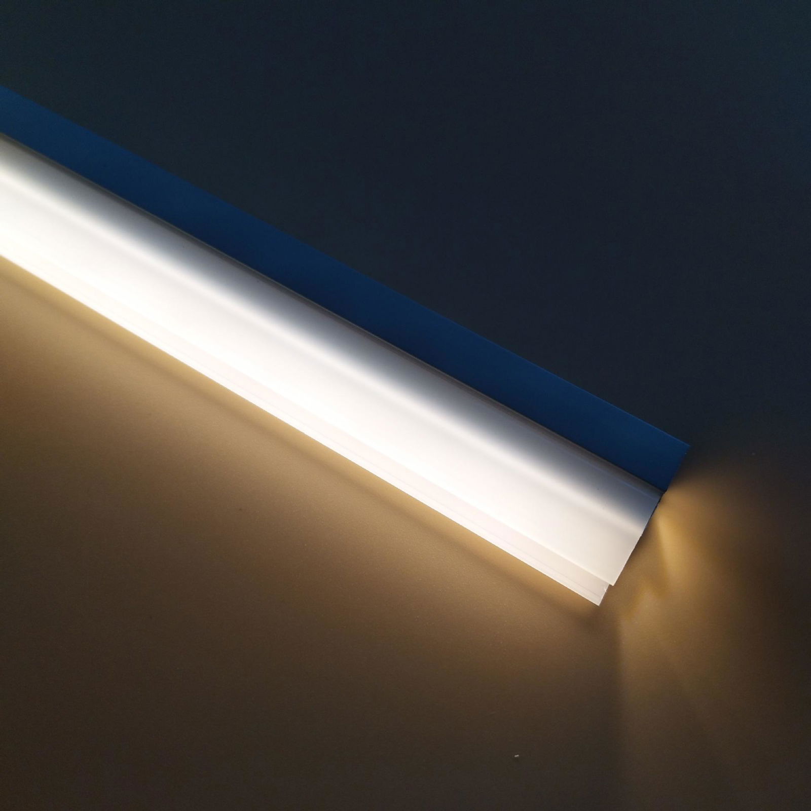 Glass Shelf Edge Clip Lighting  2