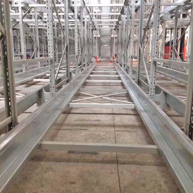 Automatic radio shuttle racking system with pallet runner 4