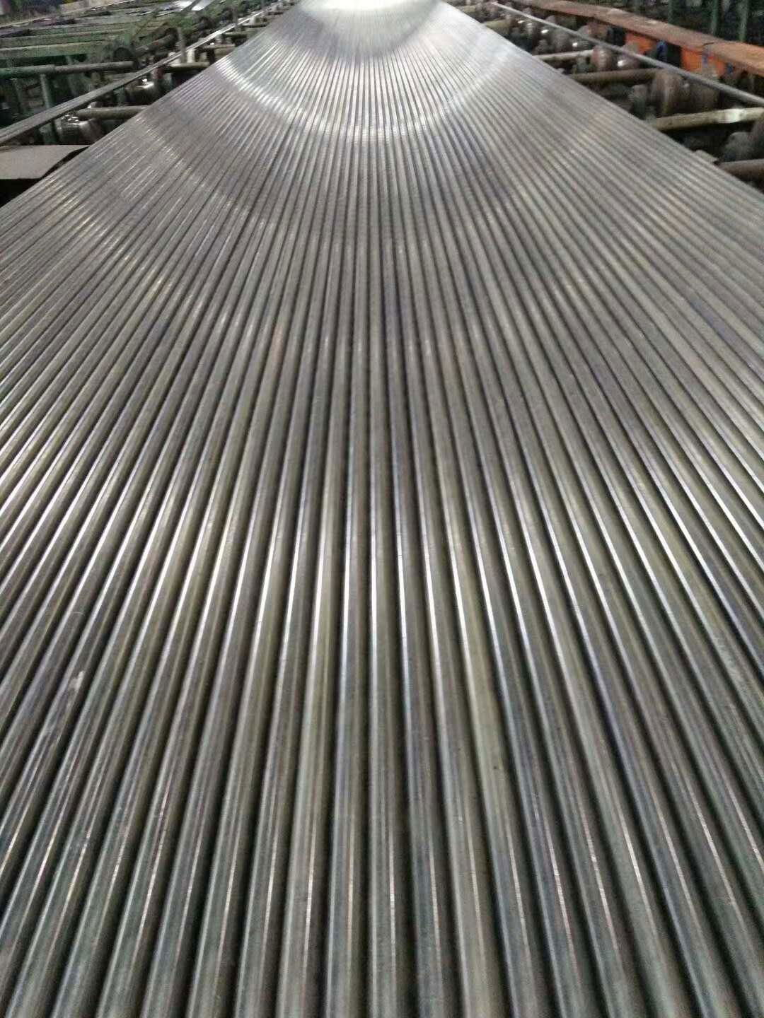 ASTM A213 T2 T5 T9 T11 T12 T22 T91 T92 Alloy Steel Pipe  4