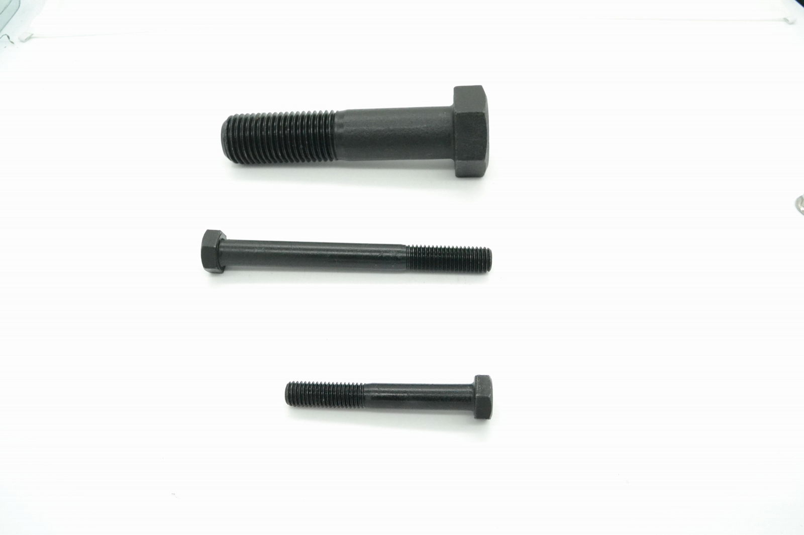 High Quality Din931 Black Oxide Grade 8.8 Hex Bolts  2