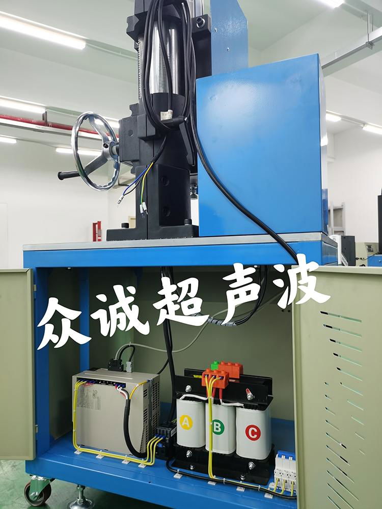 Rotary friction welding machine 4