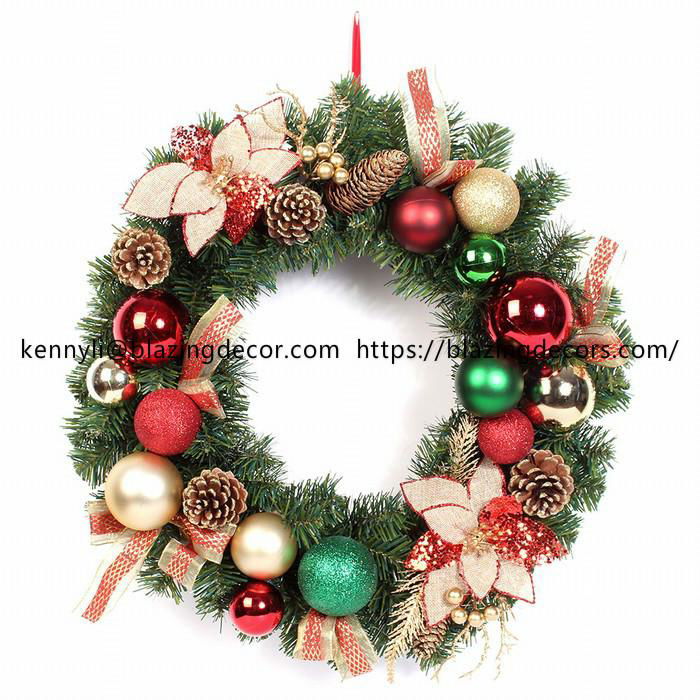 Hot Selling Decorative Christmas Wreath with Ornaments