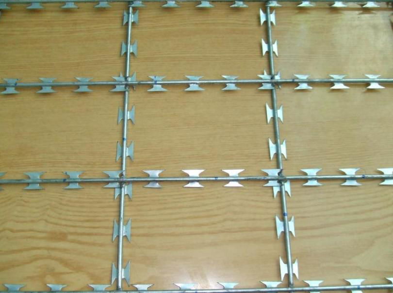 焊接式篱笆型刀片刺网 