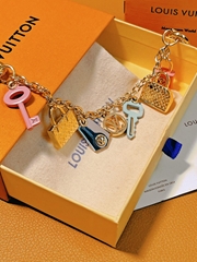 2025 new fashion key Chain hot metal     ey Chain Jewels Ornaments Jewellery