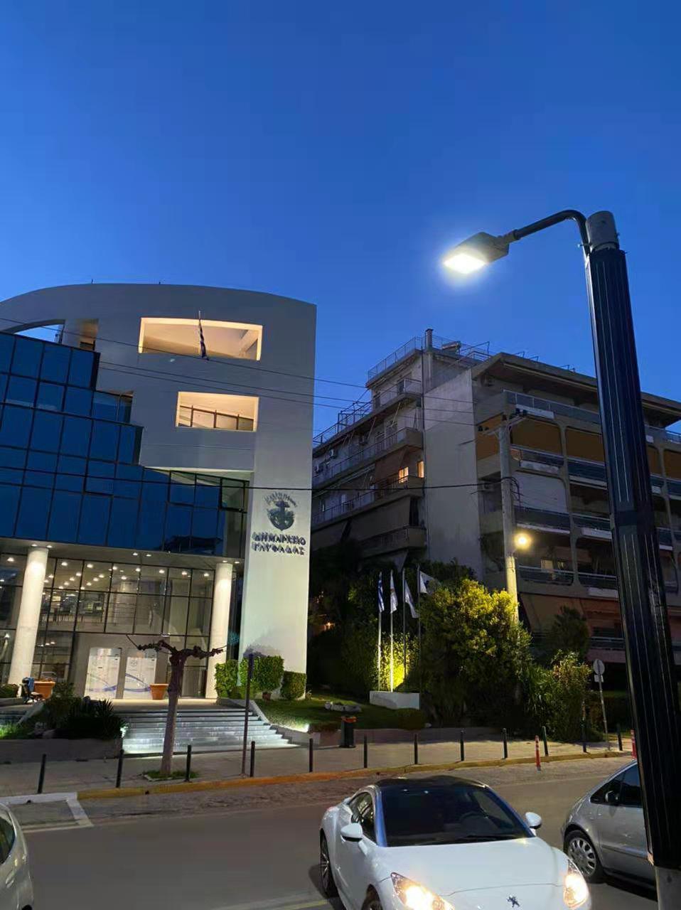 Vertical solar LED street light  3