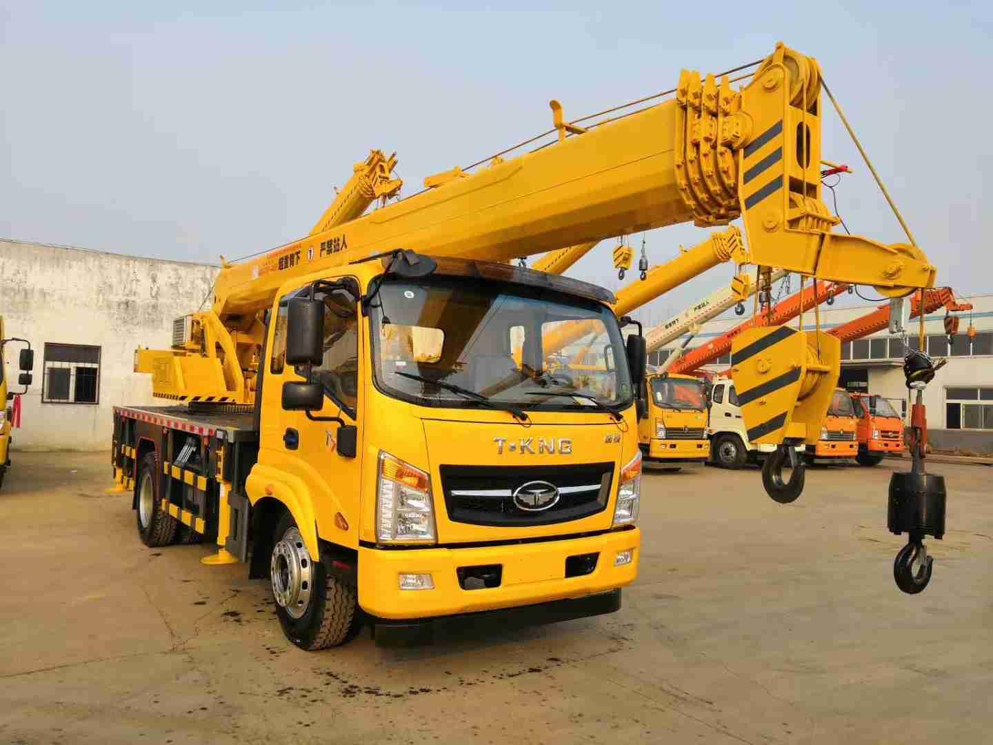 汽车吊 多功能吊运工程建筑液压两用汽车起重机 3