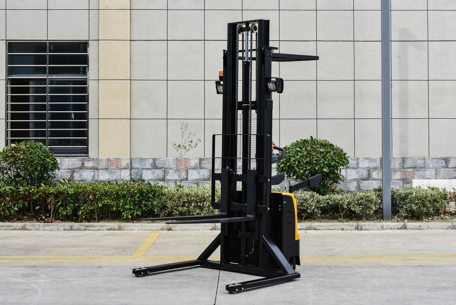 Full electric forklift 1t 1.5T small stand-on walking stacker wide leg lifter 2