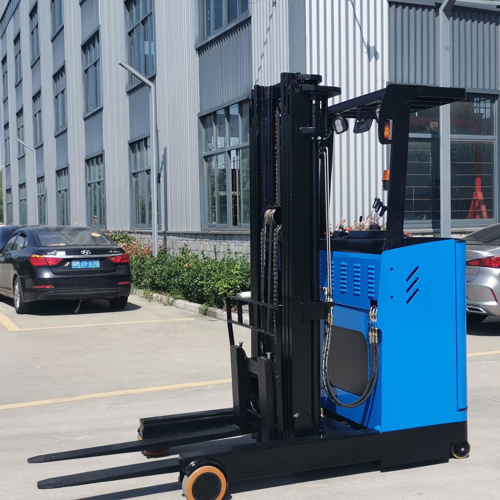 seat mounted battery large forward moving forklift 1.5T forward moving stacker 2