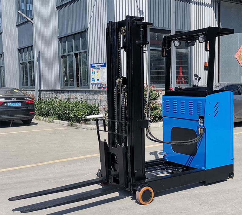 seat mounted battery large forward moving forklift 1.5T forward moving stacker 5