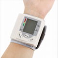 手腕式血压计工厂批发 智能健康外贸产品英文电子心率血压测量仪 1