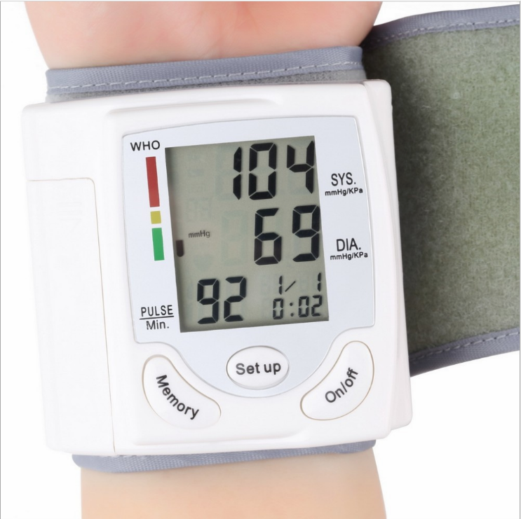 手腕式血压计工厂批发 智能健康外贸产品英文电子心率血压测量仪 2