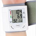 手腕式血压计工厂批发 智能健康外贸产品英文电子心率血压测量仪 2
