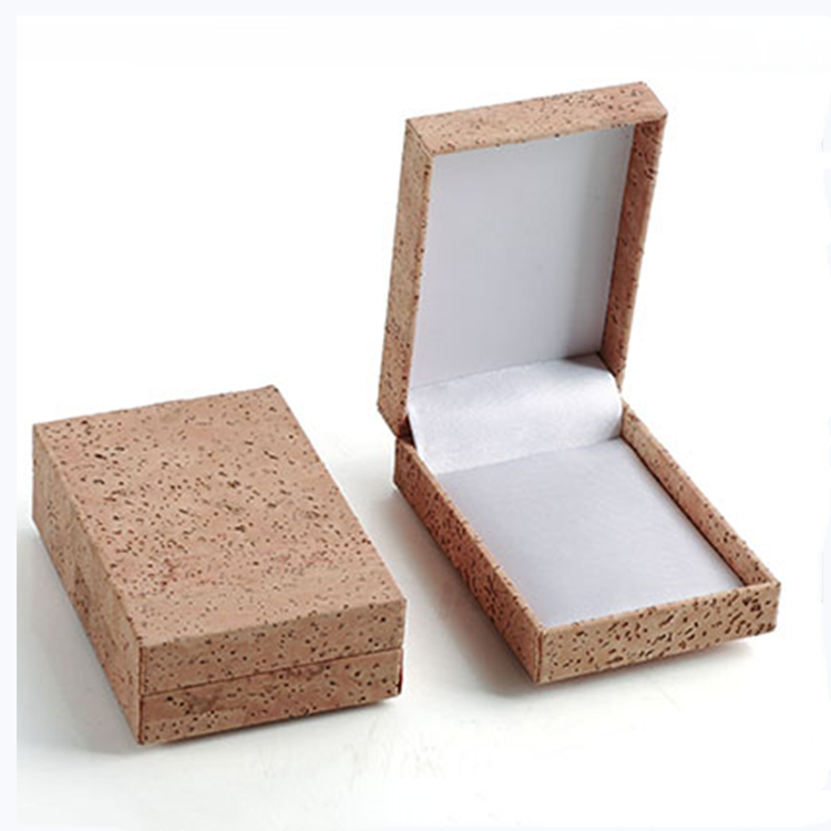 首饰盒酒盒眼镜盒等由天然环保的软木面料制成