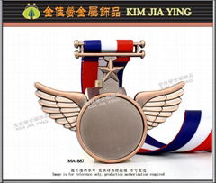 Customized metal medals for the event, finish tag