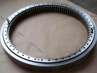 Slewing bearing