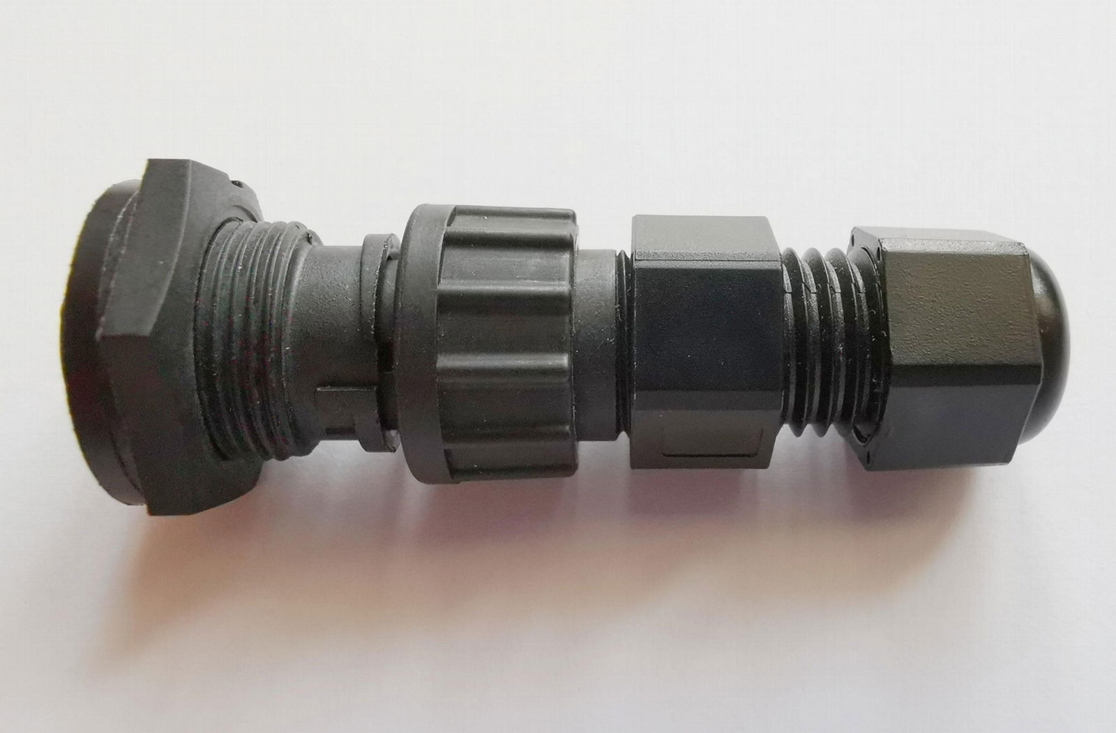 Waterproof circular signal  female assembly connector  2