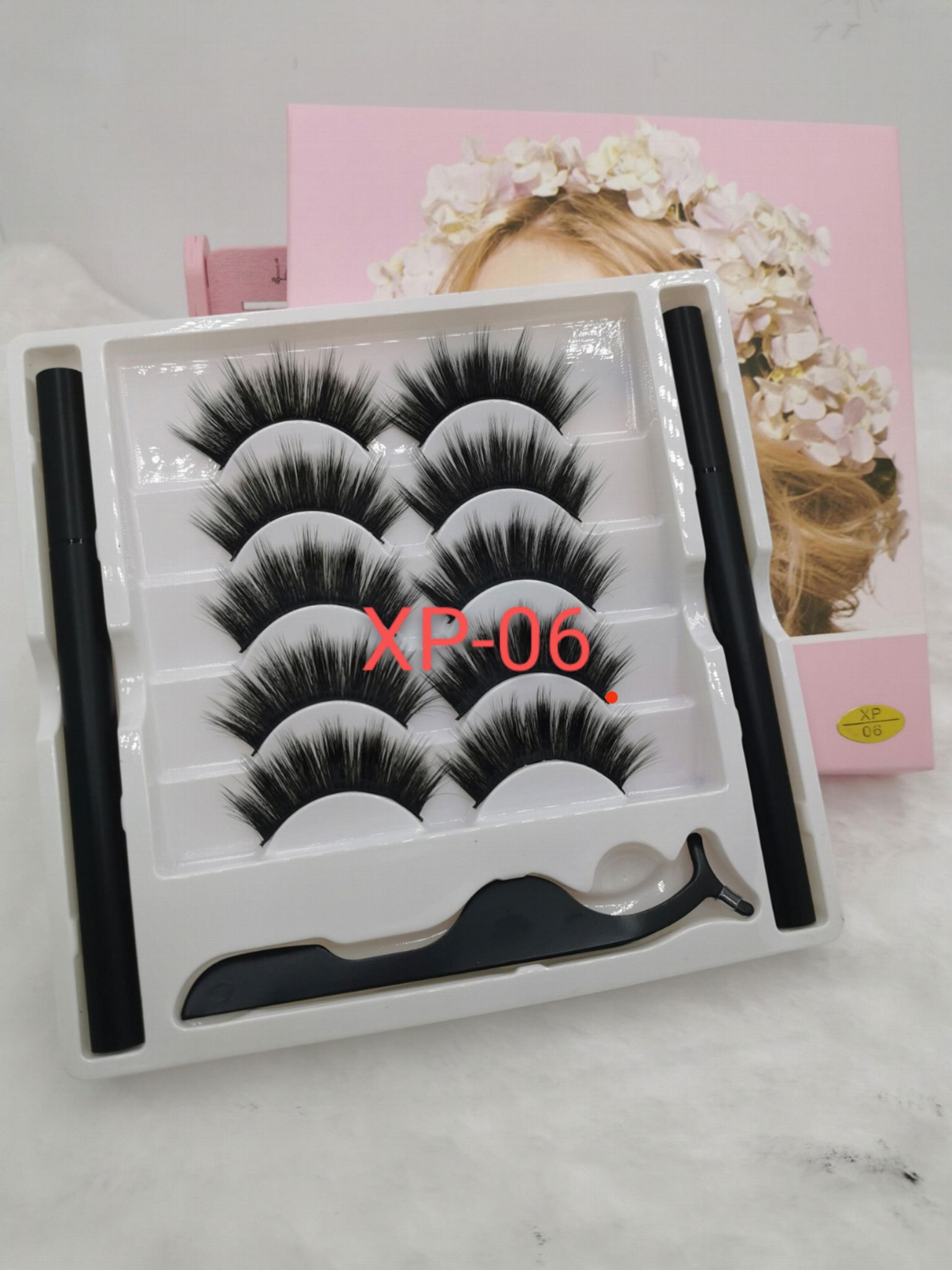 5 pairs synthetic eyelashes +2 adhesive eyeliner+1 tweezer 3