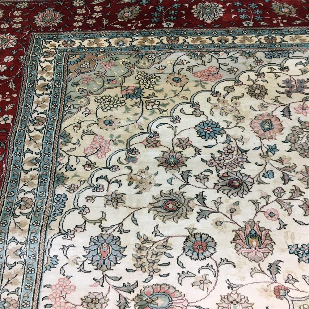 Yixiu Technology Exhibition and sale of Handmade Silk Oriental pattern carpet 3