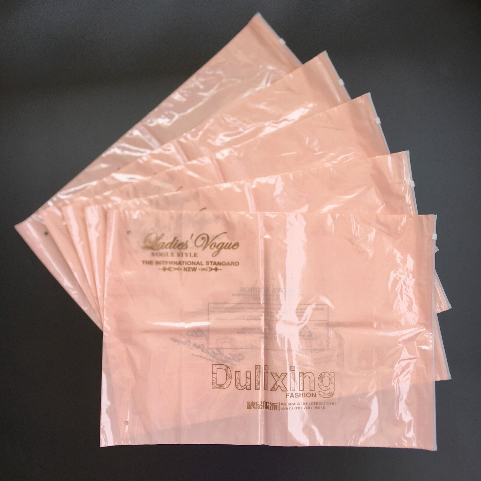 Custom plastic packaging bags with zipper for clothing