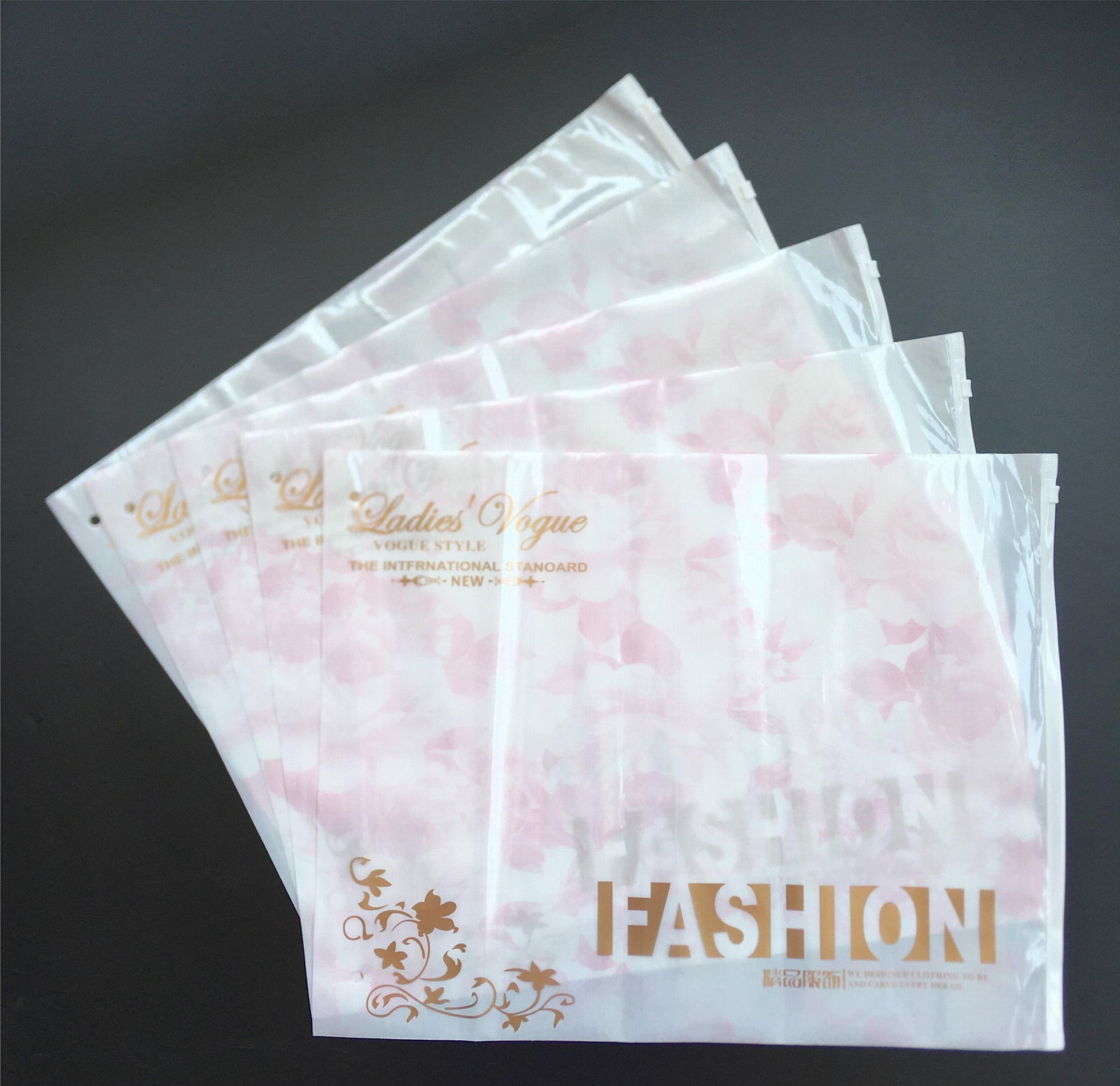 Custom cpe pe plastic packaging bags with zipper for clothing