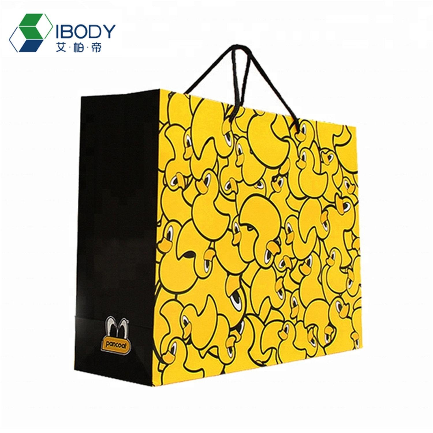 Customized white cardboard environmental protection matte kraft paper gift bag,  3