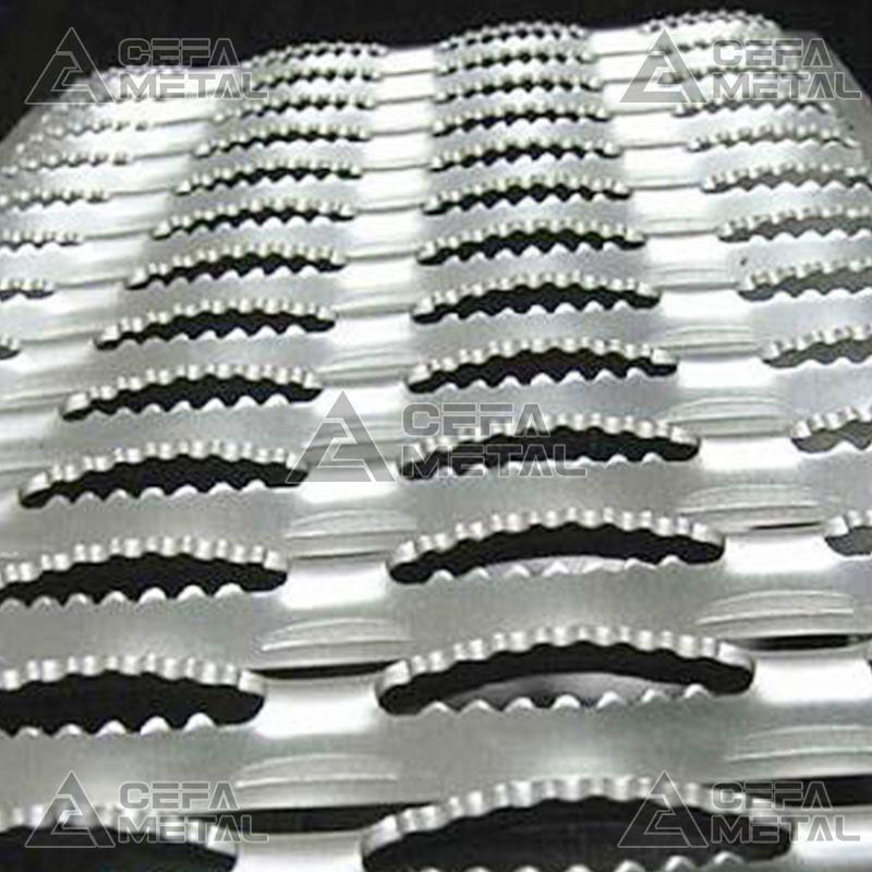 Perforated Steel Grating   Diamond-Strut Safety Grating