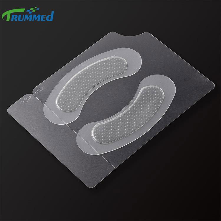 Dissolving Microneedle Eye Patches with Hyaluronic Acid Peptides 3