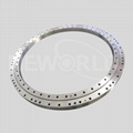 Slewing bearing
