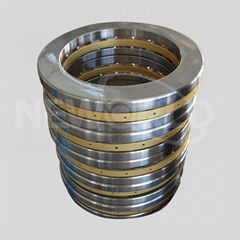 Tapered roller thrust bearings