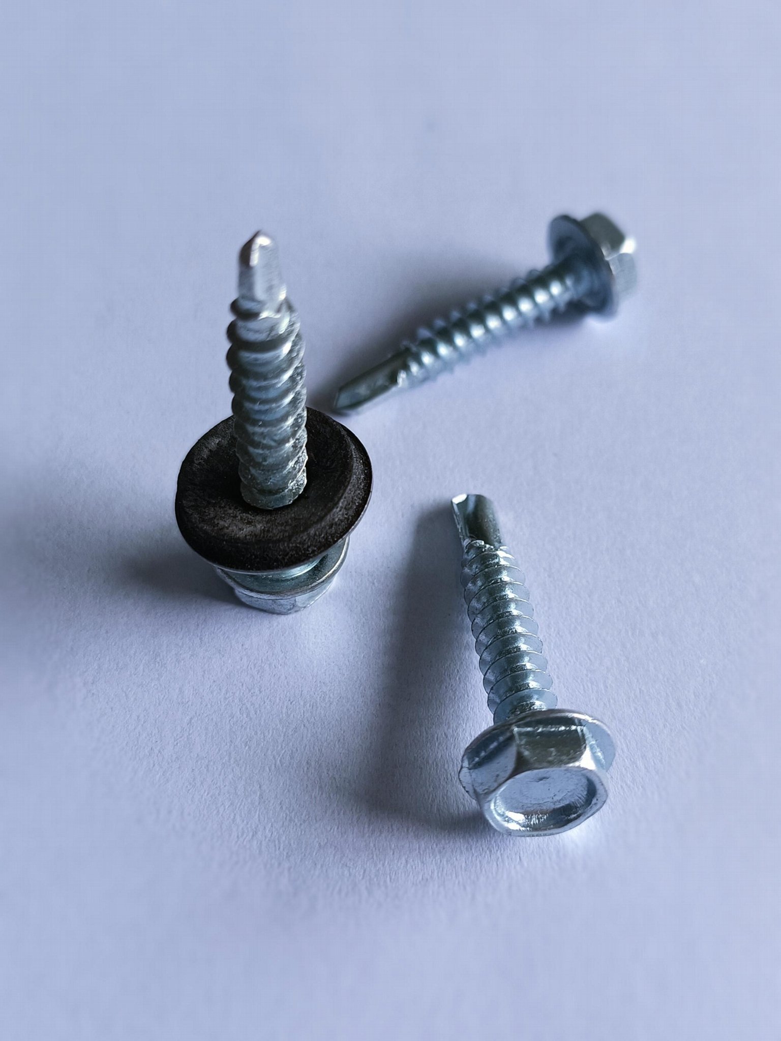 DIN7504 EPDM washer zinc plated hex head self drilling screw 2