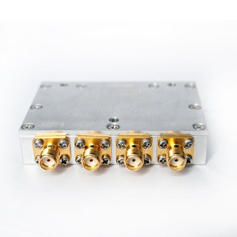 Precision 4 way power splitter Power Divider with SMA connector 0.8~8GHz 4