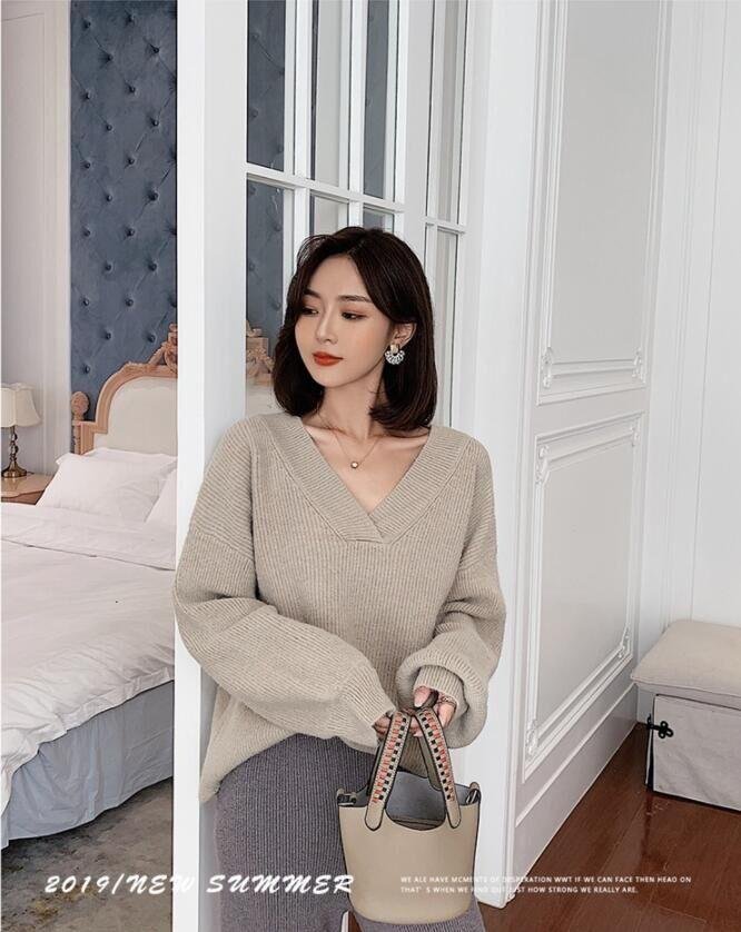 2021V-neck bat sleeve lazy knit sweater