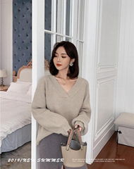 2021V-neck bat sleeve lazy knit sweater 