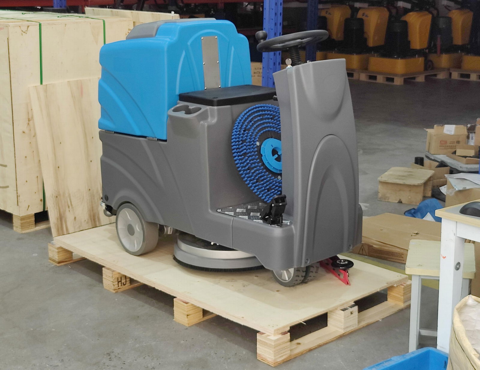 Industrial floor manual workshop ride on scrubber dryer 5