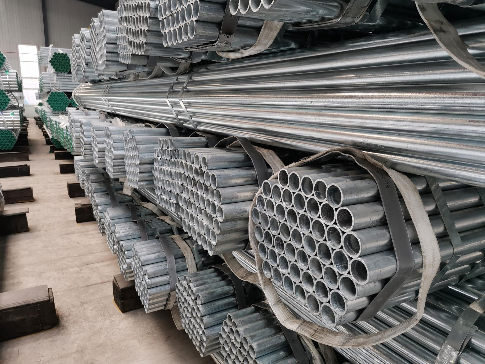 scaffolding pipes 48.6*2.4*6000mm 3