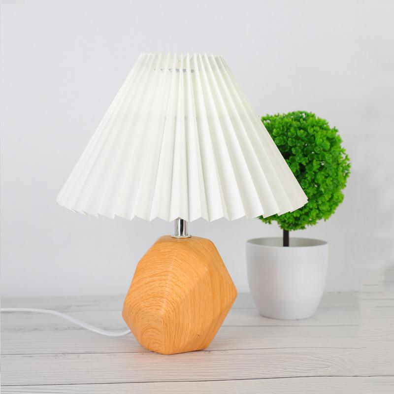 Diamond-shaped ceramic pleated table lamp Nordic retro night light 3