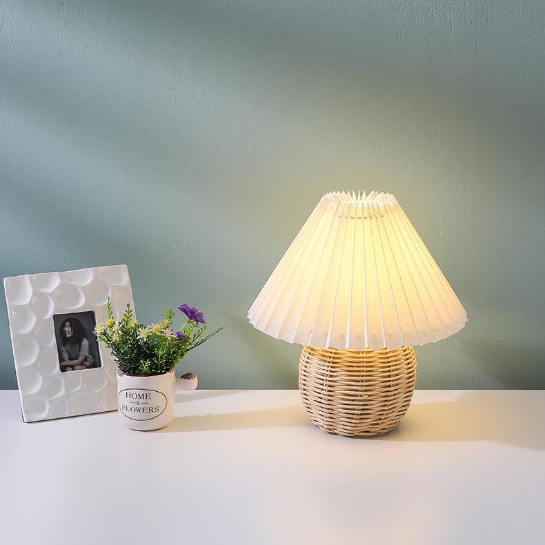 Pleated wooden knitting night lamp