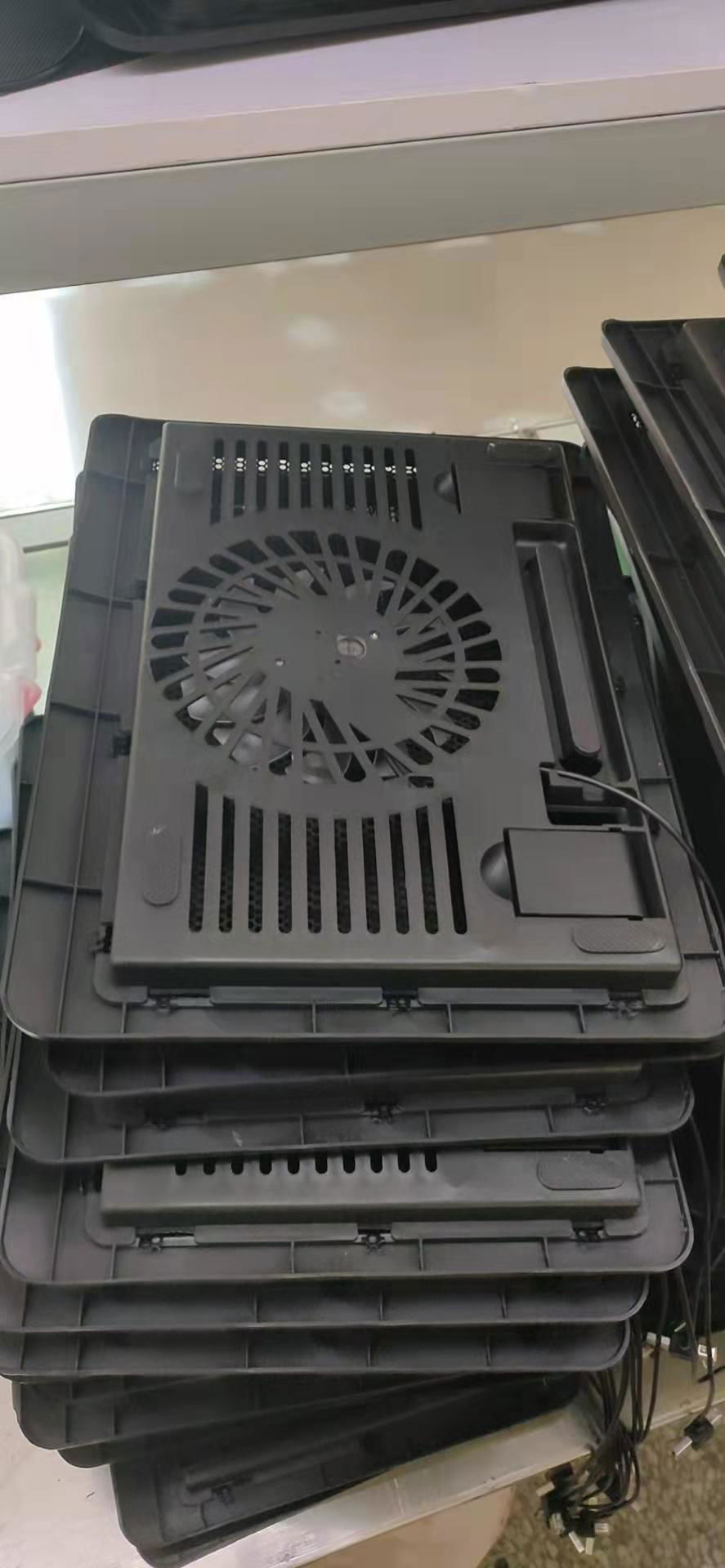 Classic design plastic material laptop cooling pad with mini fan 3