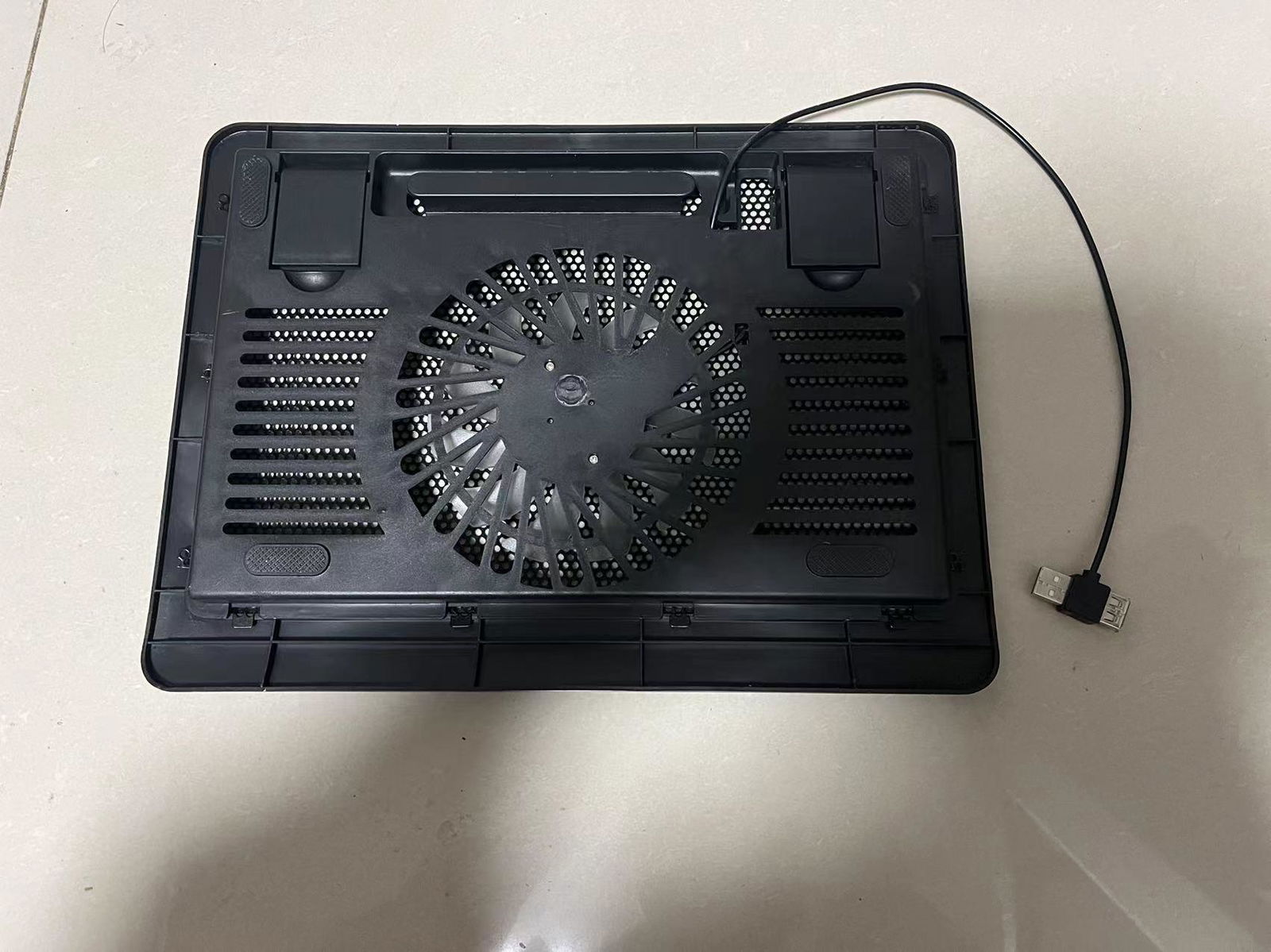 Classic design plastic material laptop cooling pad with mini fan