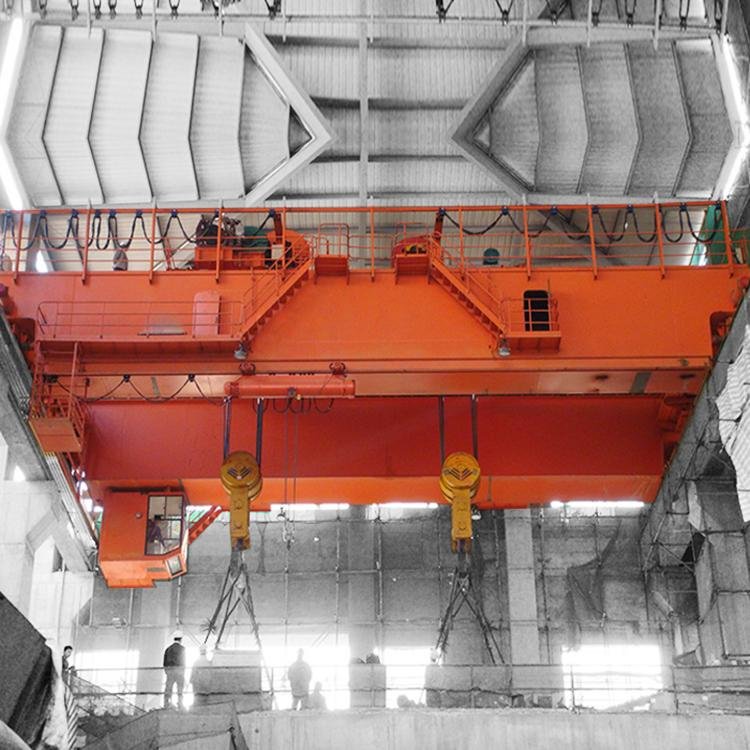 Double Beam Bridge Crane With Main Hook And Auxiliary Hook